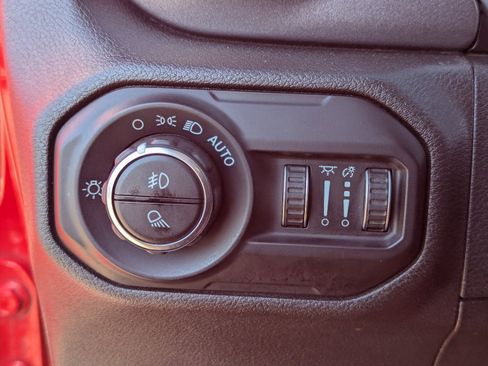 Used 2021 Jeep Gladiator Mojave image 32