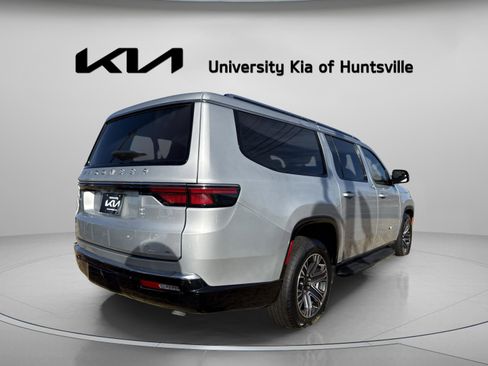 Used 2024 Jeep Wagoneer L Series II w/ Flexible Seating Group image 7