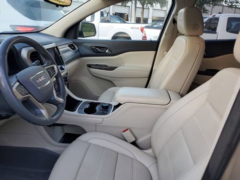 Used 2023 GMC Acadia Denali w/ Denali Technology Package FWD image 18