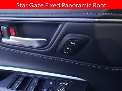 Used 2023 Toyota Venza Nightshade image 6