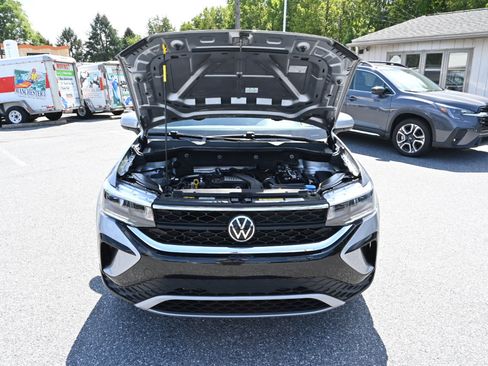 Used 2022 Volkswagen Taos SE image 37