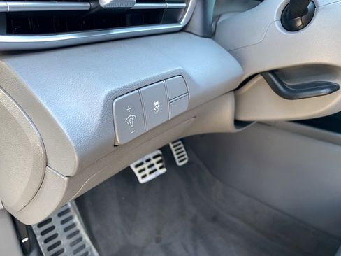 Certified 2025 Hyundai Elantra Sport image 19