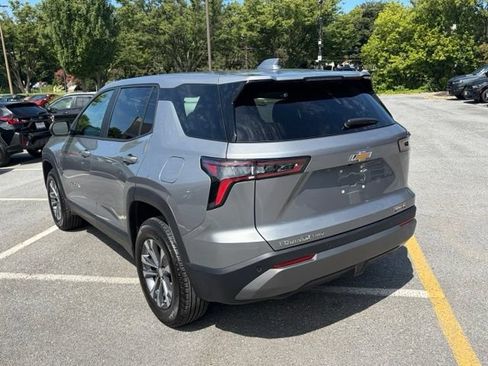Used 2026 Chevrolet Equinox LT w/ Convenience Package II AWD/4WD image 3