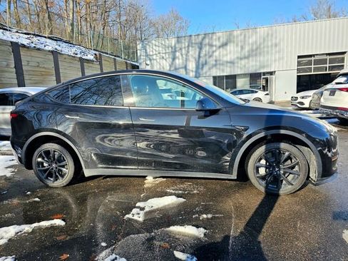 Used 2023 Tesla Model Y Long Range image 4