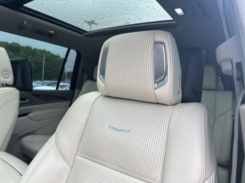 Used 2021 Cadillac Escalade ESV Premium Luxury Platinum w/ Heavy-Duty Trailer Package AWD/4WD image 20