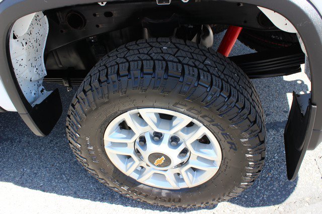 Used 2024 Chevrolet Silverado 2500 LT w/ Convenience Package AWD/4WD image 6