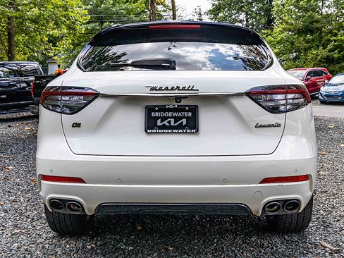 Used 2021 Maserati Levante image 5