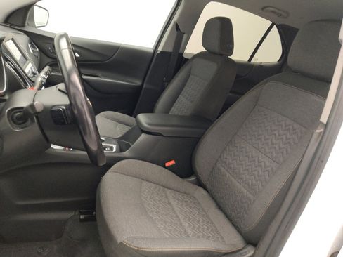 Used 2022 Chevrolet Equinox LT w/ Driver Convenience Package image 17