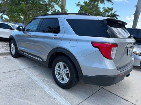Used 2022 Ford Explorer XLT w/ Class IV Trailer Tow Package AWD/4WD image 2