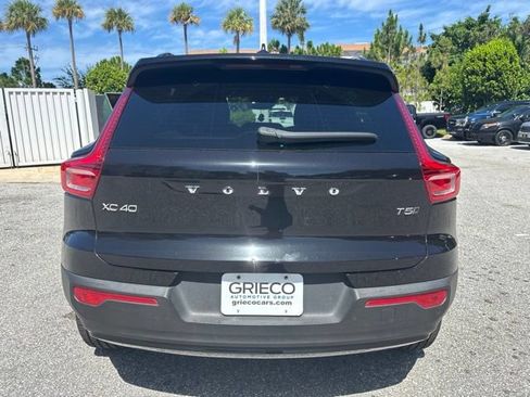 Used 2021 Volvo XC40 T5 R-Design AWD/4WD image 3