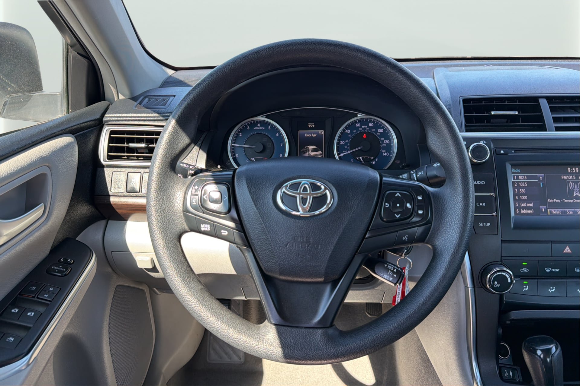 Used 2016 Toyota Camry LE FWD image 16