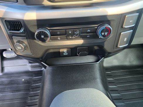Used 2023 Ford F150 XL image 19