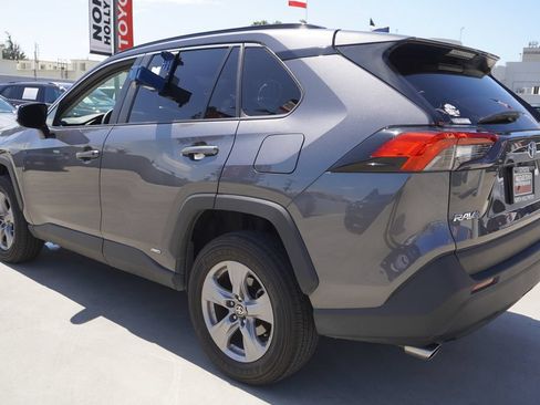 Used 2022 Toyota RAV4 XLE AWD/4WD image 5