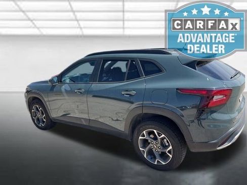 Used 2025 Chevrolet Trax LT image 3