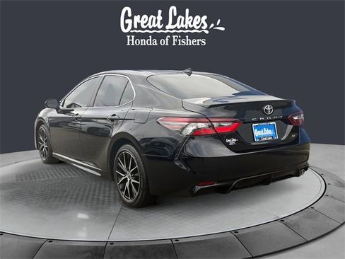 Used 2021 Toyota Camry SE w/ Cold Weather Package image 3
