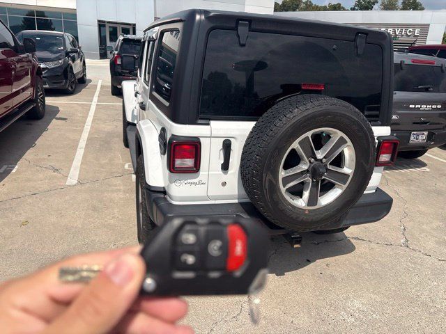 Used 2018 Jeep Wrangler Unlimited Sahara AWD/4WD image 12
