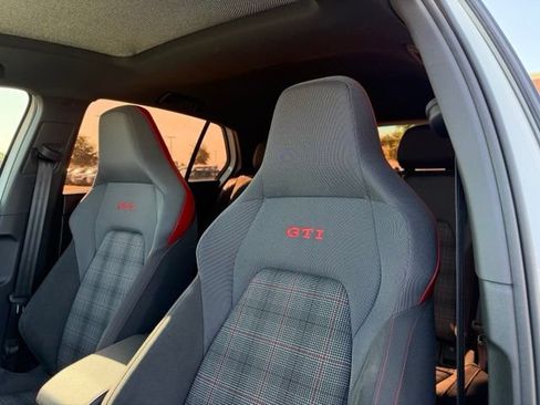 Used 2023 Volkswagen GTI SE FWD image 10