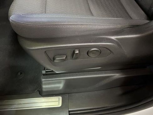 Used 2025 Chevrolet Silverado 2500 LT w/ Convenience Package image 54