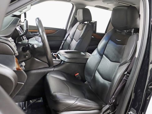 Used 2016 Cadillac Escalade Premium image 27
