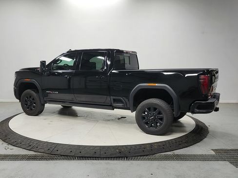 Used 2024 GMC Sierra 2500 AT4 w/ AT4 Premium Plus Package AWD/4WD image 5