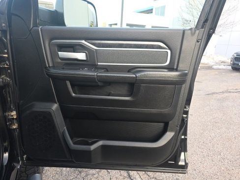 Used 2019 RAM 3500 Big Horn image 9