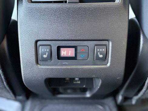 Used 2025 Mitsubishi Outlander SEL Black Edition image 9