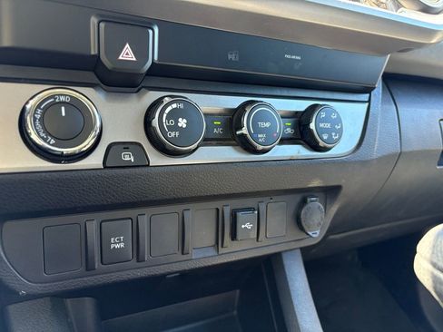 Used 2022 Toyota Tacoma SR5 image 33