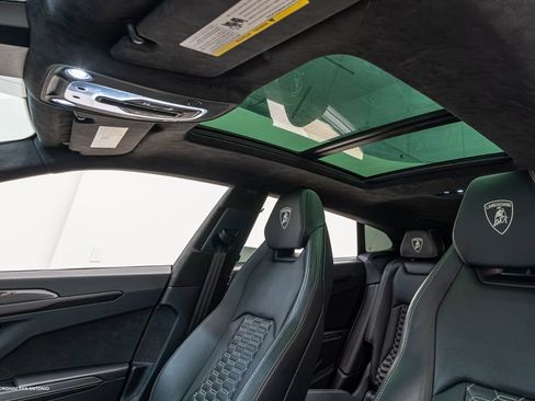 Used 2022 Lamborghini Urus AWD/4WD image 22