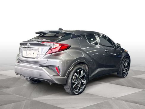 Used 2022 Toyota C-HR XLE FWD image 8