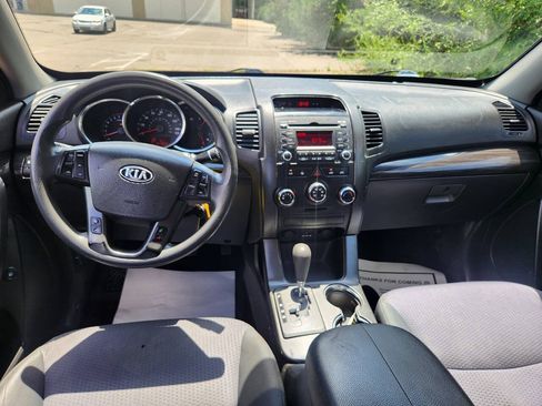 Used 2013 Kia Sorento LX FWD image 8
