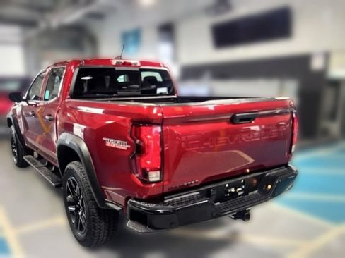 Used 2024 Chevrolet Colorado Trail Boss w/ Technology Package AWD/4WD image 3