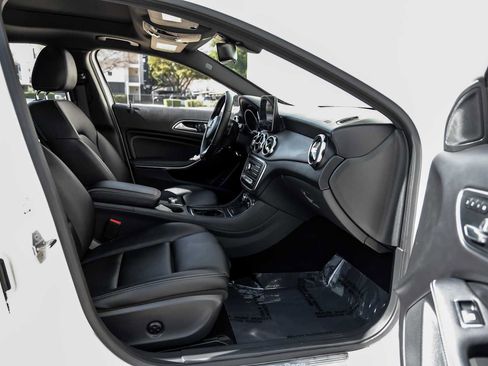 Used 2018 Mercedes-Benz GLA 250 image 33