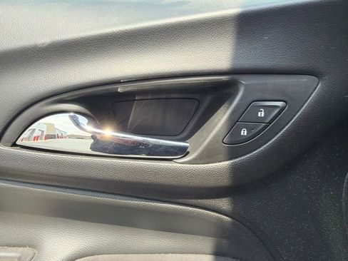 Used 2020 Chevrolet Equinox LT FWD image 24