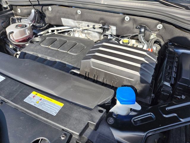 Used 2025 Volkswagen Atlas SE AWD/4WD image 24
