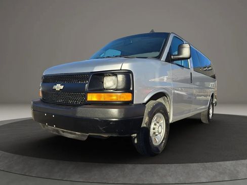 Used 2016 Chevrolet Express 2500 LS image 2