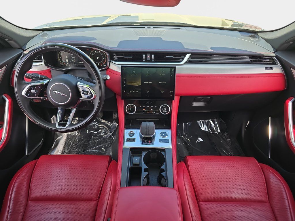 Used 2025 Jaguar F-PACE R-Dynamic S AWD/4WD image 9