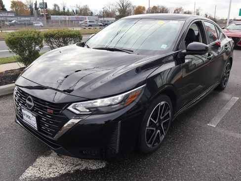 Certified 2025 Nissan Sentra SR w/ SR Premium Package image 9