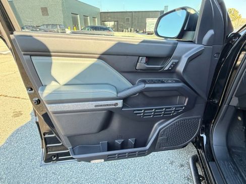 Used 2025 Toyota 4Runner Trailhunter image 20