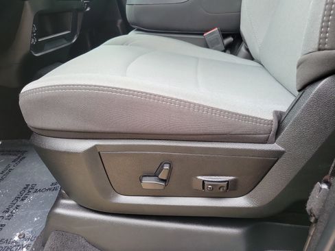 Used 2024 RAM 2500 Big Horn w/ Bed Utility Group image 9