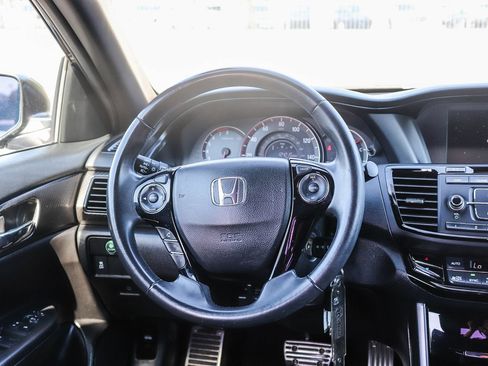 Used 2017 Honda Accord Sport image 18