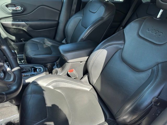 Used 2019 Jeep Cherokee Limited AWD/4WD image 6