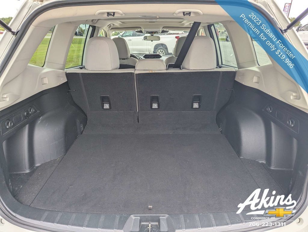 Used 2023 Subaru Forester Premium AWD/4WD image 6