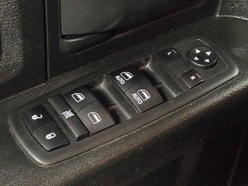 Used 2019 RAM 1500 Express RWD image 27
