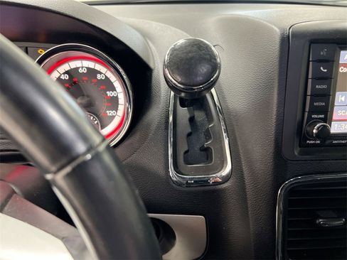 Used 2017 Dodge Grand Caravan GT image 17