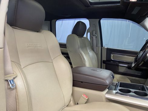 Used 2015 RAM 1500 Laramie w/ Convenience Group image 40