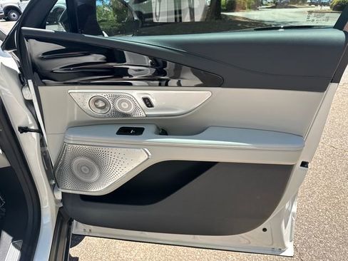 New 2026 Lincoln Nautilus Reserve AWD/4WD image 16