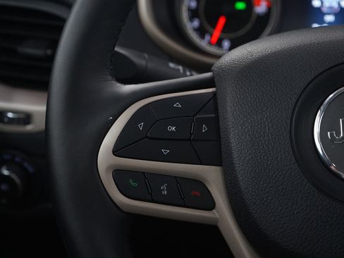 Used 2018 Jeep Cherokee Limited w/ High Altitude Package AWD/4WD image 26