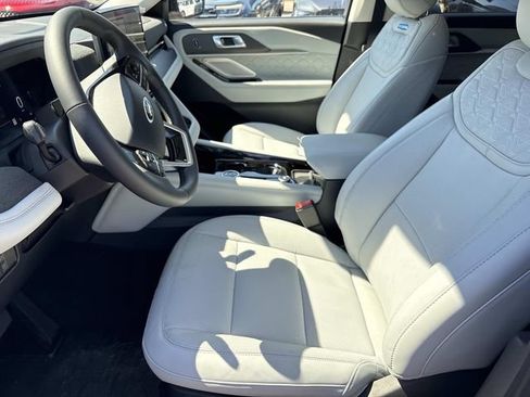 New 2026 Ford Explorer Platinum w/ LUX Leather Package AWD/4WD image 24