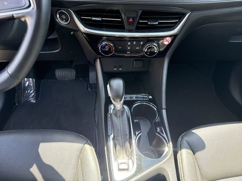 Used 2024 Buick Encore GX Sport Touring FWD image 37