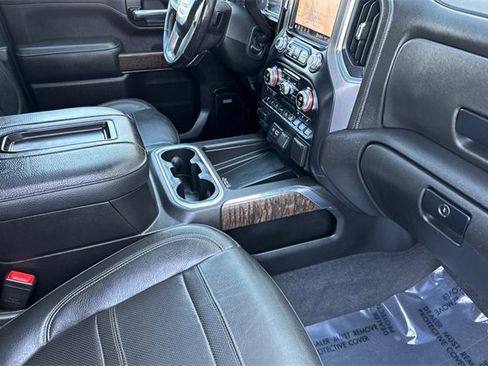 Used 2022 GMC Sierra 3500 Denali image 19